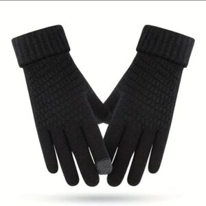 Black Knit Touchscreen Gloves. New